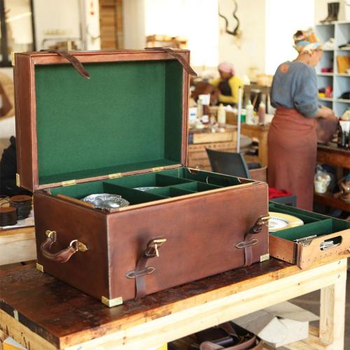 green dowskin, leather box, safari box, handcrafted, yellow stitching, craftsmanship